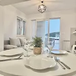 Marina Apartment *