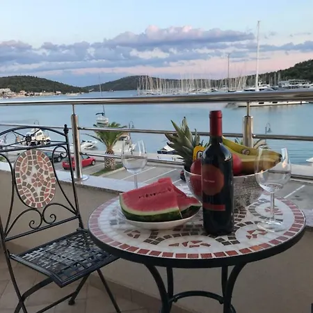 Marina Apartment *